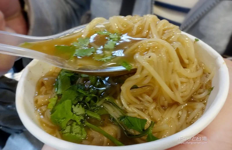 台北西門町の行列店「阿宗麺線」でカツオ出汁が効いたトロトロ麺を 台北西門町の行列店「阿宗麺線」でカツオ出汁が効いたトロトロ麺を