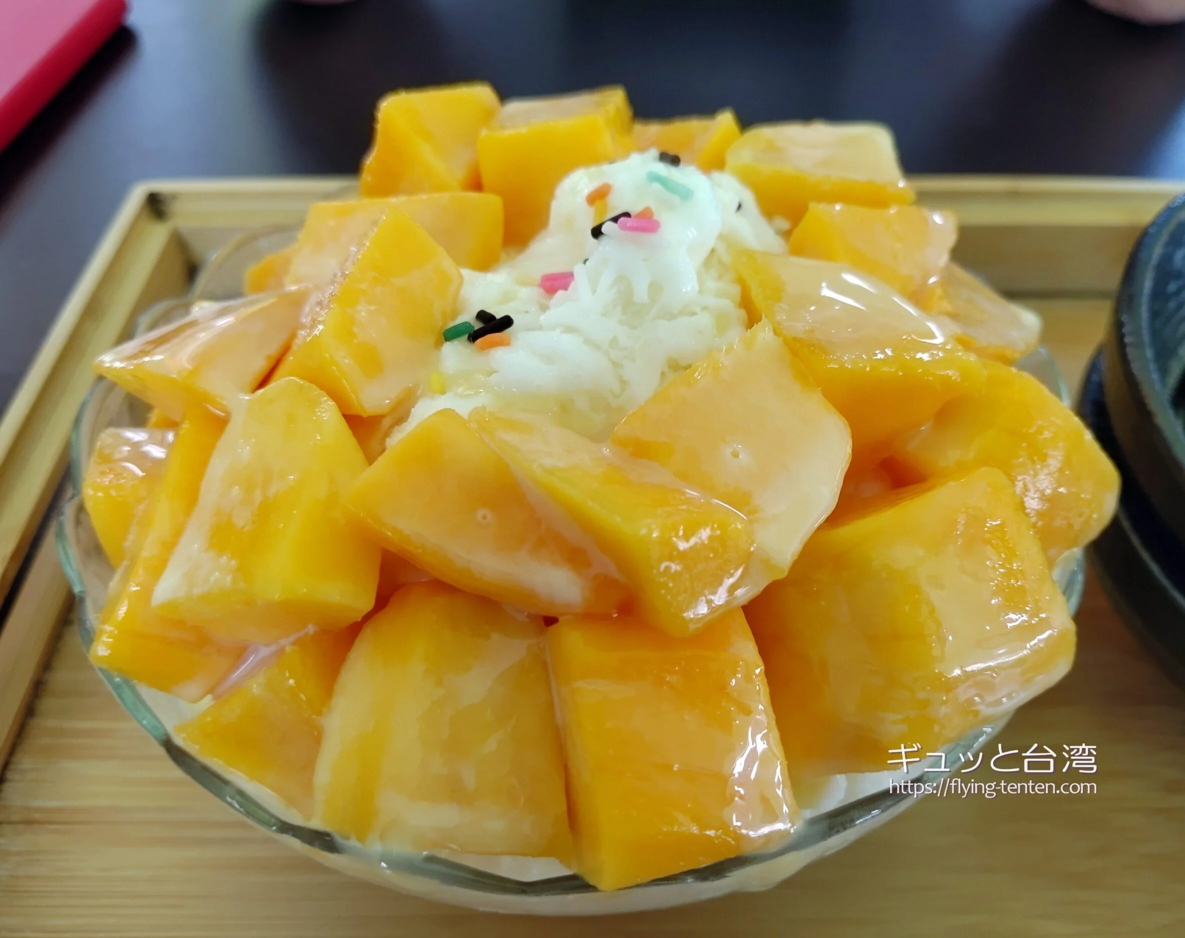 台北・ふわふわマンゴーかき氷を食べるなら「撞記」新鮮なマンゴーが